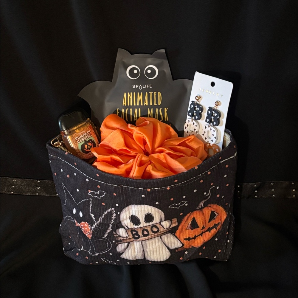 Halloween ghost themed set with cosmetic pouch